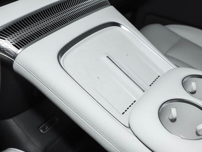 Pure New Energy ODM Vehículo eléctrico Xpeng X9 Gran modelo espacial MPV EV Coche nuevo 6