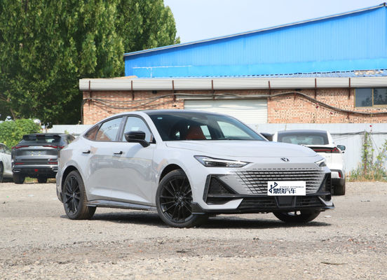 Compra en stock chino barco rápido Changan UNI-V Automóvil Turbo China barata sedán de gas nuevo coche en venta